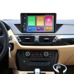 Штатна магнітола Torssen BMW e84 в інтер'єрі автомобіля