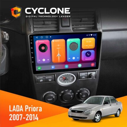 Штатна магнітола Lada Priora Cyclone C9 CPL 2x32 на панелі авто