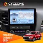 Штатна магнітола Mitsubishi Outlander Cyclone на передній панелі авто