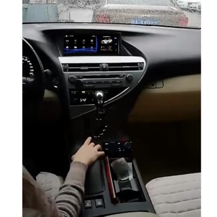 Штатна магнітола FORS.auto для Lexus RX в інтер'єрі авто