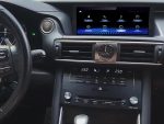 Штатна магнітола Lexus RC FORS auto U8N (2013-2019) в інтер'єрі авто