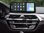 Штатна магнітола FORS.auto для BMW 5 Series G30 EVO (2018+) в інтер'єрі авто