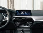 Штатна магнітола FORS.auto для BMW 2 Series F45 EVO (2016-2019) в інтер'єрі авто