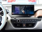 Штатна магнітола BMW i3 FORS.auto в інтер'єрі автомобіля